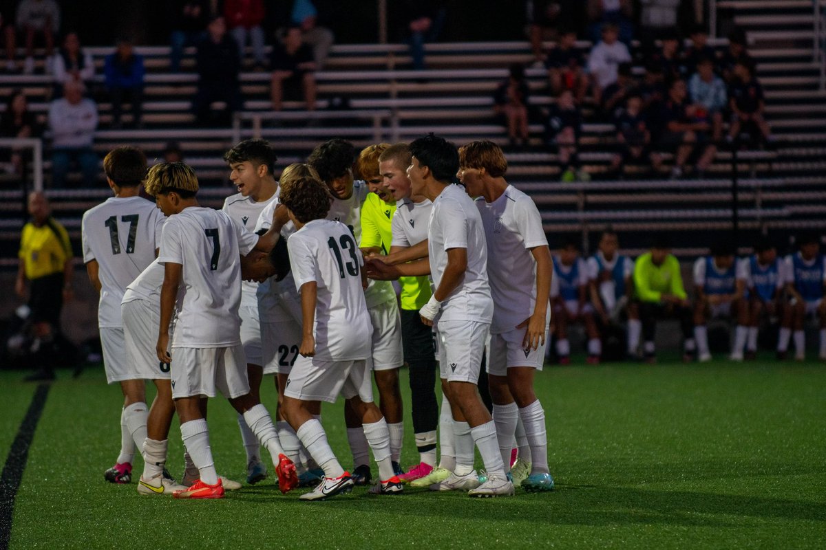OssiningSoccer's tweet photo. Just a couple from tonight! 
@OSSATHLETICS @OssiningSchools https://t.co/Z3rBOppUHs
