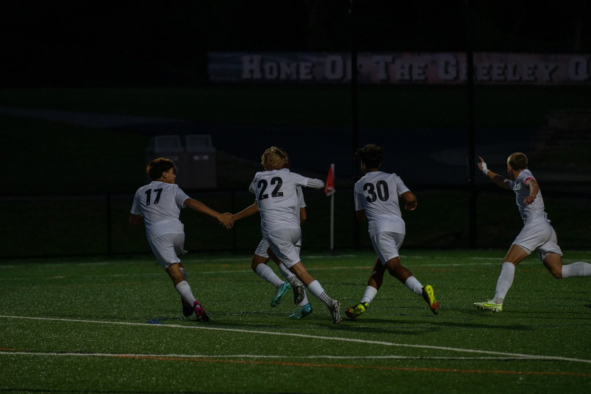 OssiningSoccer's tweet photo. Just a couple from tonight! 
@OSSATHLETICS @OssiningSchools https://t.co/Z3rBOppUHs