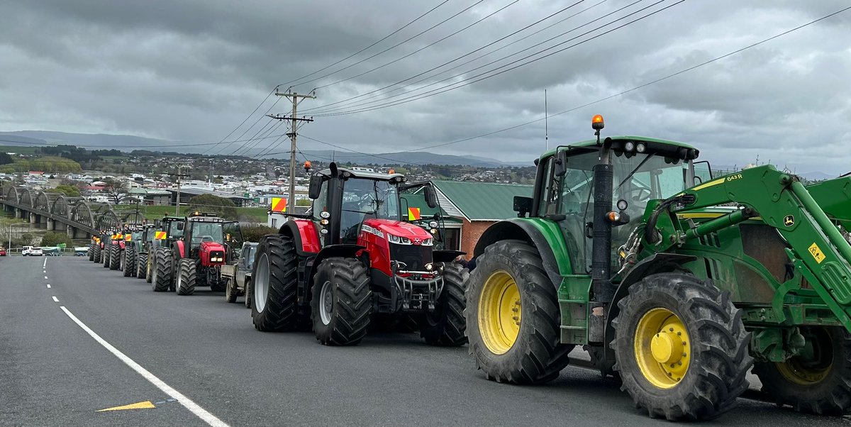 GroundswellNZ's tweet photo. The #Drive4Change heading up the hill and out of Balclutha! Day one of the tour nearly complete.
https://t.co/QQKNrFMsKD https://t.co/EocNts0M1c