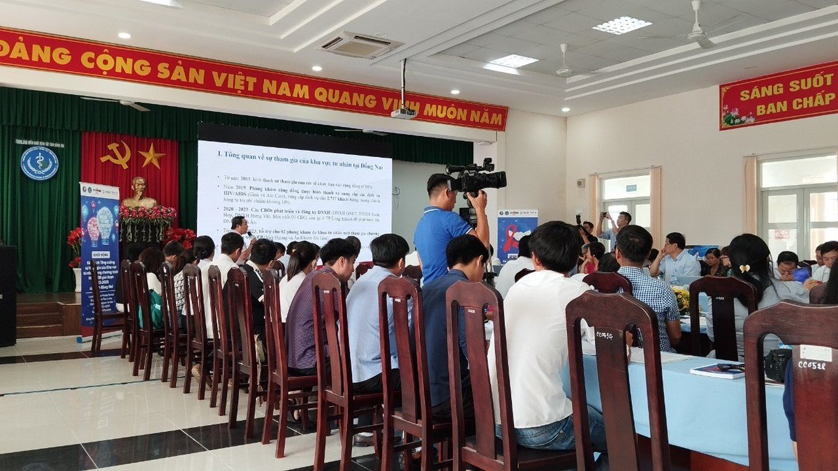 DocosanHealth's tweet photo. 🚀 Docosan in Dong Nai today, collaborating with Ministry of Health, PATH, and other organizations to boost private sector's role in HIV/AIDS care in #Vietnam 

Healthcare should be accessible and stigma-free for all. Thrilled to witness the growth of self-testing products here https://t.co/dKffSP1Wjx