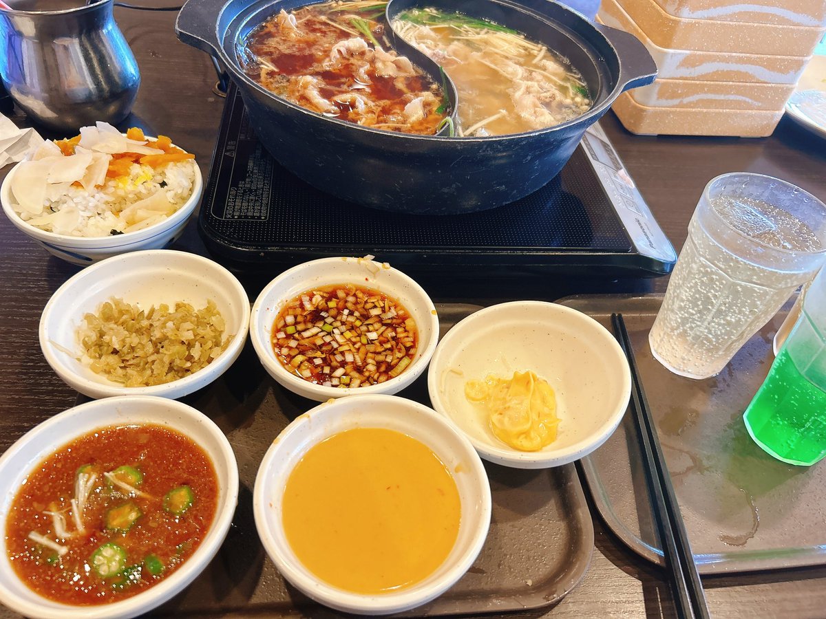 moimoi__mo's tweet photo. しゃぶ🌿の🧇に粉砂糖メープルシロップ🍨の上にわたあめ用の角砂糖かけたらｶﾞﾘｼﾞｭﾜで🤤🤍 https://t.co/1Xbj9mKT9x