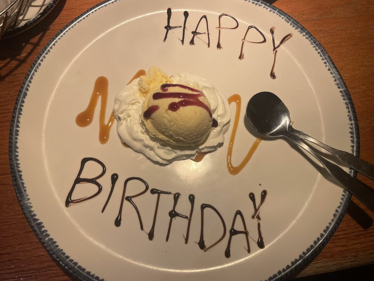 AuntieBinyabusiness tweet media
