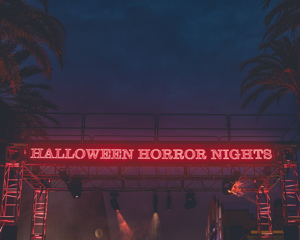 CurtisRoams's tweet photo. TAKE ME HOME! 

#HHN2023 
#HHN 
@HorrorNightsORL https://t.co/DpL9sN4pLP