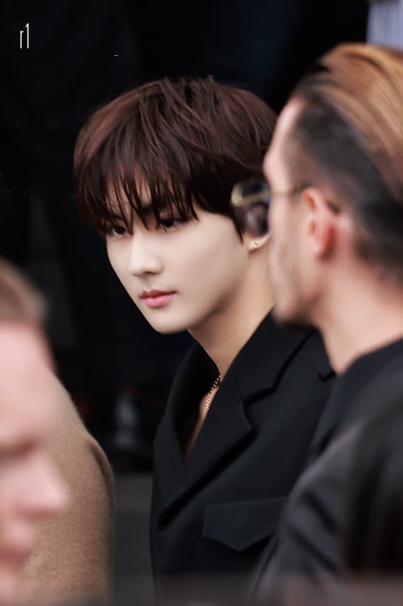 nm__diary's tweet photo. ดูจองวอนวัย 19 ปี ยังหล่อได้ขนาดนี้ อายุ 25 คงหล่อแบบมองแล้วเพลินจิต 26 หล่อแบบชิดลมไม่ได้ ต้องชิดซ้ายเท่านั้น ส่วน 27 คงหล่อแบบอโศก หล่อจนคนทั้งโลกไร้ทุกข์ 28 หล่อแบบจองวอนหล่อ เพราะทองหล่อเอาไม่ลง ส่วน 29 หล่อแบบหมอชิตซอ 30 หล่อแบบคูคต เคหะ เพราะหล่อสุดทุกทาง https://t.co/FLKfdsTpIT