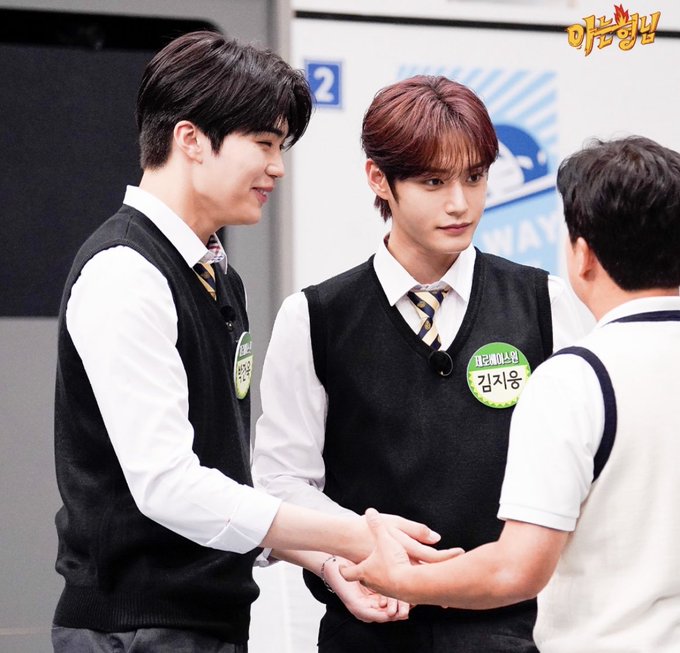 [잡담] 아 제베원 아는형님 이 둘 텐션이 너무 달라서 웃김 | 인스티즈