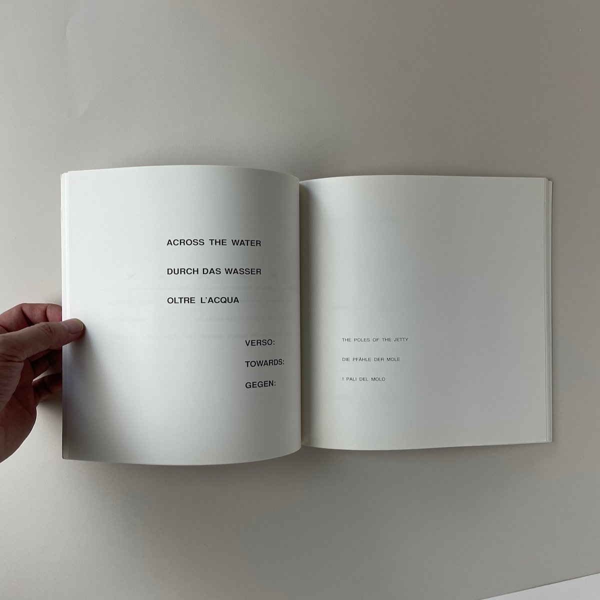 honkbooks's tweet photo. All Fall Down｜Lawrence Weiner

ローレンス・ウィナーが1992年に開催された展覧会に関連して出版したオフセット印刷のアーティストブックです。初版600部限定。
https://t.co/t76jisXna5

#rarebookfair https://t.co/vg6qZ95DV2