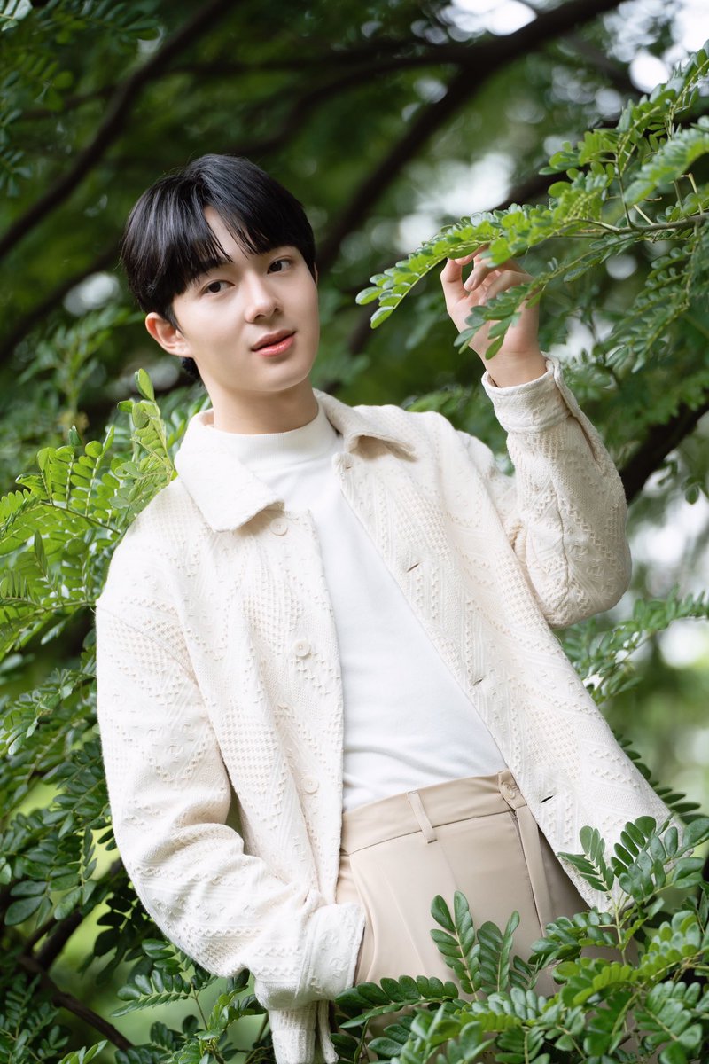 มีแฟนๆรีเควสขอรูปเซ็ตนี้เข้ามาเยอะมากกกก แอดเลยพาคนหล่อและคนน่ารักมาเสิร์ฟนะคะ อันนี้ไม่มีในเซ็ตน้าาา แค่ถ่ายเล่นช่วงเบรคเฉยๆค่า🫶🏻

#TFSYEHWADAMxZeeNuNew #THEFACESHOPxZeeNuNew #ZeeNuNew #ZeePruk #NuNew