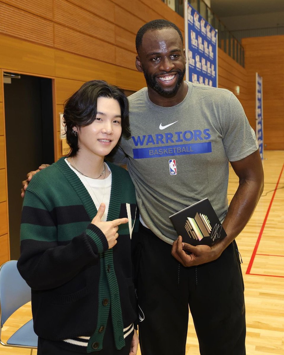 NBAJPN's tweet photo. NBAアンバサ���ーとしての活動
NBA Japan Gamesへの来場
SUGA へ感謝を込めて
再びコートサイドでお会いできる日を楽しみにしています🤗

#NBAアンバサダー
#SUGAxNBA https://t.co/DLa2hfXRuv