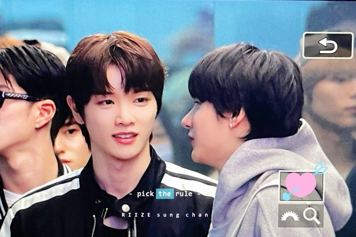 230922 🛫 둘이 무슨 얘기 중 일까?☺️
#성찬 #SUNGCHAN #RIIZE #라이즈