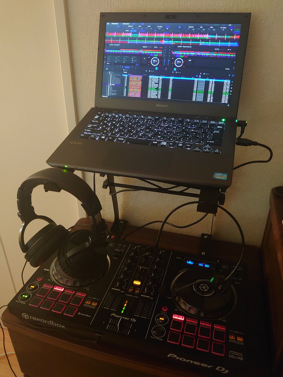 hisajun_junko's tweet image. recordbox DJ 久しぶりに更新したらなんか機能が追加されててビックリ(^o^)
セパレーション機能、
VOCAL、DRUMS、INSTのパートが分離出来るようになってるのスゴイ😄
VOCALだけ無効にしたら普通にカラオケになる。
しかもかなりキレイに消えてる、、
これは色々出来る事が増えそう
#PioneerDJ
#DDJRB