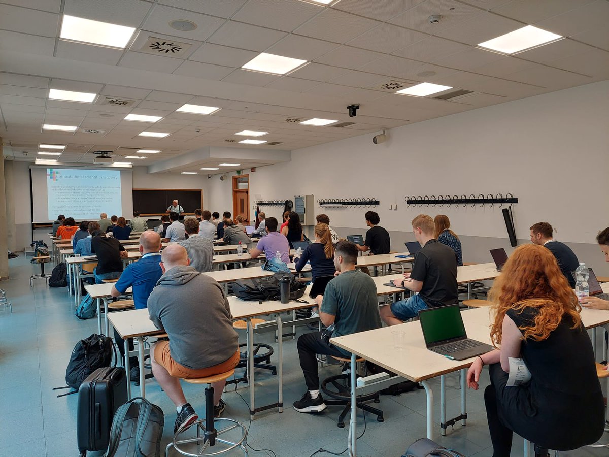 A full room (even this early!) for the Expert-informed ML workshop. Great talk by Prof. Sašo Džeroski on automated scientific modeling at @ECMLPKDD #ECMLPKDD2023 More to come in part 2 this afternoon at 14:30 with a Keynote from Prof. Peter Frazier! sites.google.com/view/exml23/pr…