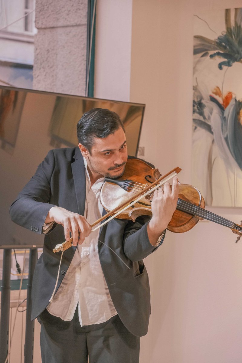 teravarna's tweet image. Budapest&apos;s creative heartbeat from the Grand Opening
#ThrowbackThursday
•
•
•
•
•
•
#throwbackthursday #throwbackpost #throwbackmemories #goldenduck #goldenduckgallery #artgallery #exhibition #artexhibition #art #artist #drawing #artistsoninstagram #sketch #painting…