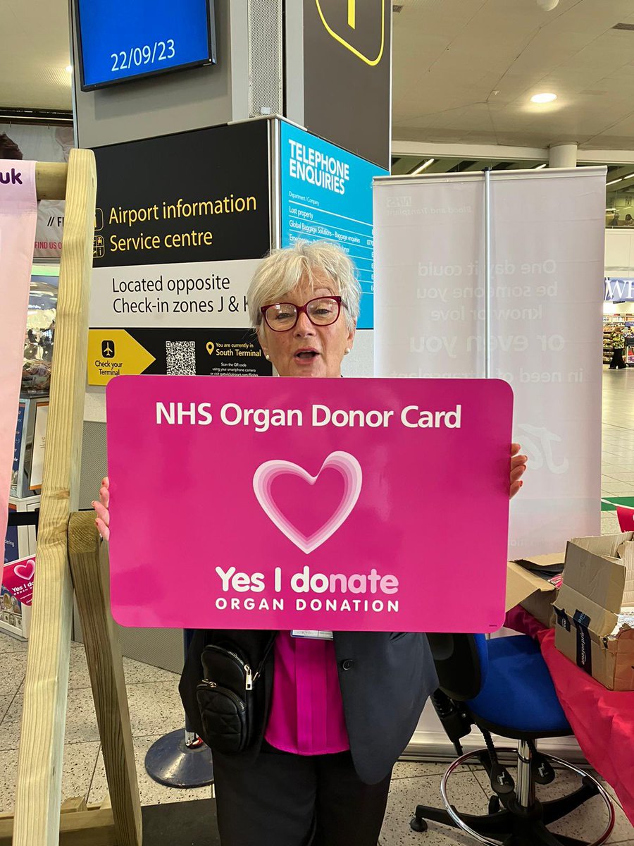 We’re down at @Gatwick_Airport again today raising awareness for #OrganDonationWeek we’ve already had lots of travellers come and rest in our giant deckchair! 🩷🩷

#leavethemcertain #OrganDonationWeek #gatwickairport