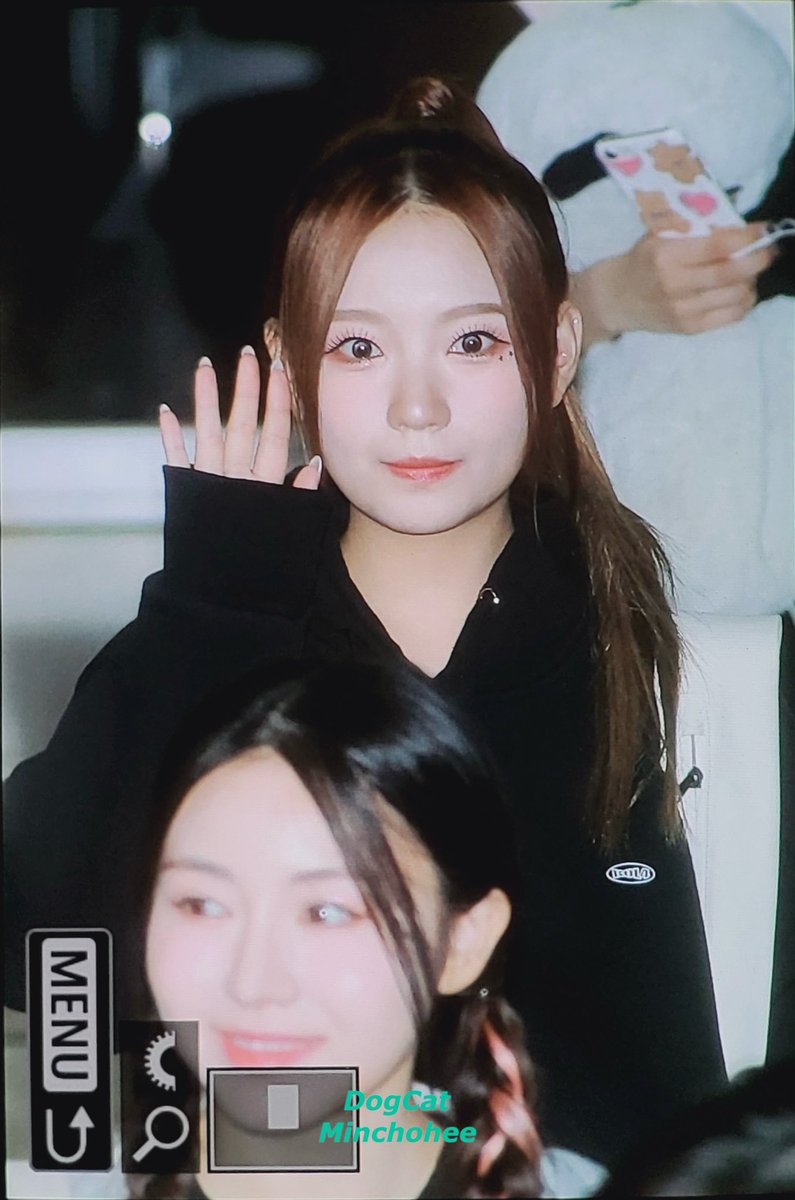 dogcat_sohee's tweet photo. 230922 뮤뱅 퇴근 프리뷰

소희야 뮤뱅 막주 너무 수고했어🥺

#로켓펀치 #소희
#RocketPunch #RCPC #SoHee
#ロケットパンチ #ソヒ
#BOOM #BOOM_RCPC
@RocketPunch @RCPC_members https://t.co/Sw9njFZB0t