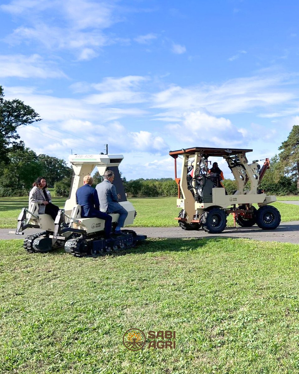 SAS_SabiAgri's tweet photo. SABI AGRI participe au lancement du #GrandDéfiRobotiqueAgricole annoncé ce jour par le @Agri_Gouv, avec l’@INRAE_France et l’association @RobagriO. 🌿

Nous avons révélé au grand jour l’Accord Robotique ! 🙌

📌 Découvrez notre communiqué de presse : https://t.co/h1bSrVJzDN https://t.co/FVryfpl9AG