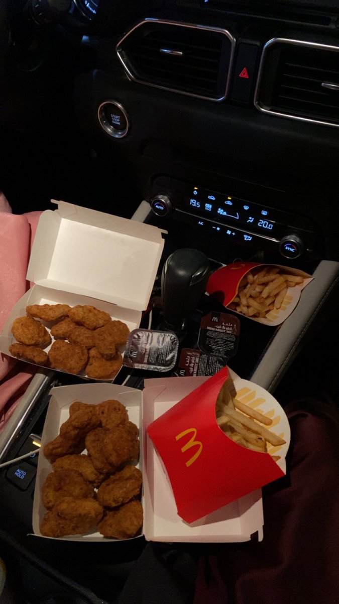 lenaamaw's tweet photo. اكتبو food ببحث الكاميرا وحطو اول ٤ صور تطلعلكم انا ببدأ https://t.co/48OMUo2VM3