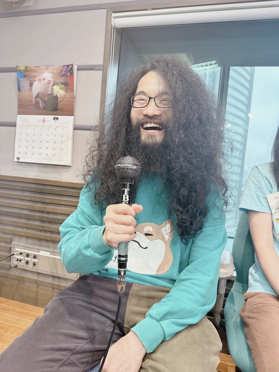 nei_no's tweet photo. 【告知】
12/2（土）夜、阿佐ヶ谷ロフトAにてキルヒホッフさんメインのイベント「キルヒホッフ髪切り杯」を行います！
コロナ以来髪と髭を伸ばし続けているキルヒホッフさんの髪型（と髭）を、大喜利の優勝者が自由に決定できるイベントです
髪型が決定次第美容師さんにその場でカットしていただきます https://t.co/Pz86GU6sHW