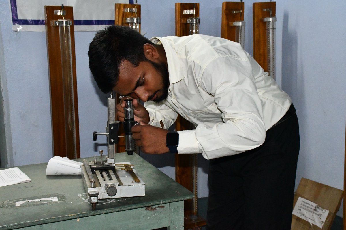 PolytechnicSip's tweet image. Practical knowledge  enables a deeper learning experience for the students.  Here are some glimpses of the Applied Physics 1 laboratory class.
Santiniketan Institute of Polytechnic. 
# Experiment Name:Table Microscope.