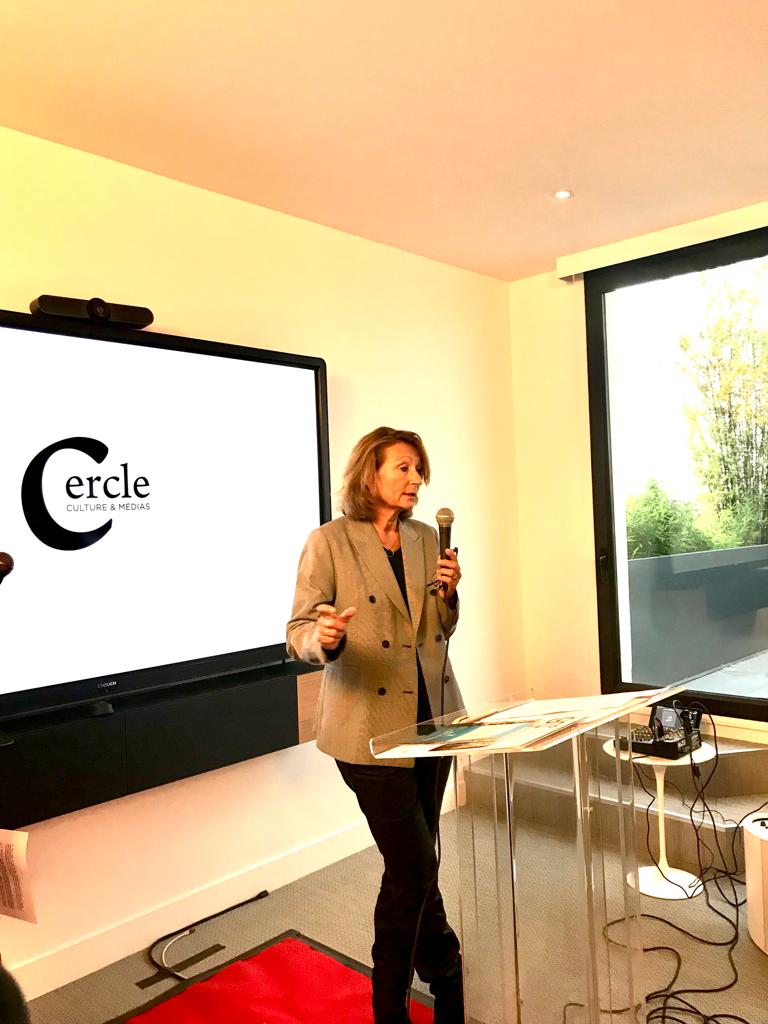 Cercle_CM's tweet photo. [19/09  @UGGCAvocats]  Elisabeth Tanner Fondatrice et co-directrice de Time Art, @FemmesdeCulture 2022, distinguée membre d'honneur du @Cercle_CM. Merci à nos partenaires @orange @gerardpont @MorganeProd  @blaisemistler @sacem @MarcGuiraud @NewsTankCulture @armel @MaryDeVivo2012 https://t.co/bSjyKzlJzo