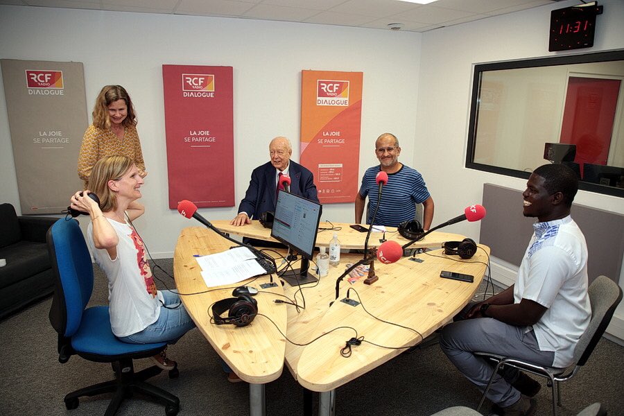 La joie de partage et est communicative ! Merci à notre journaliste Sophie Lecomte pour cette belle émission ce matin autour de l’inter-religieux et Marseille Espérance.

#jeanclaudegaudin Maire honoraire de Marseille
@Fr_LanceleurB Présidente de Dialogue RCF