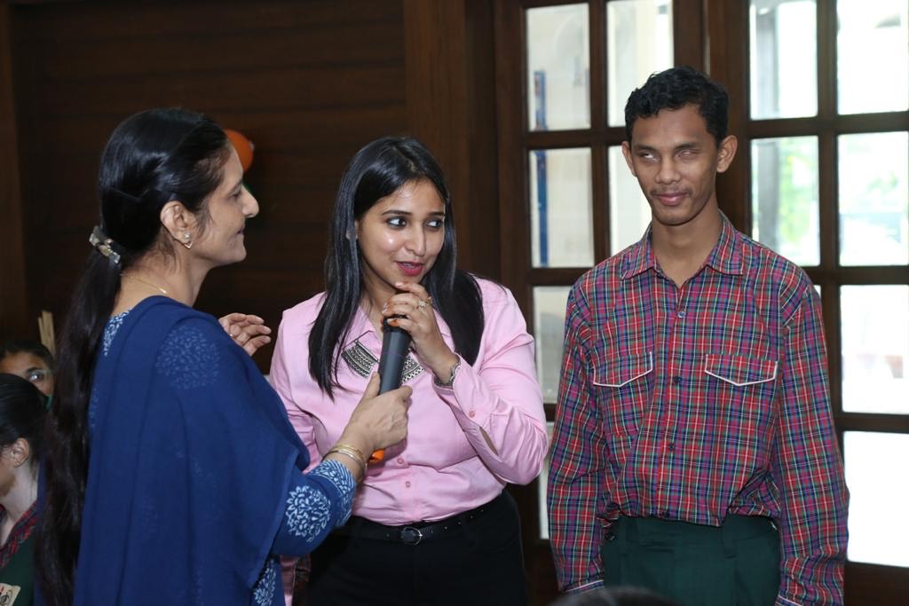 capitalfm908's tweet photo. "It is not the strength of the body that counts, but the strength of the spirit." ― J.R.R. Tolkien...
Capital fm 90.8 became a part of Rotary Club Chandigarh event for students of Institute for blind. #gratitude #Capital #community https://t.co/1g5hyV75VE