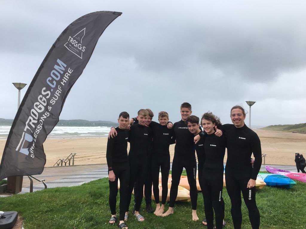 ballyclarelangs's tweet photo. 🇩🇪German Exchange 🇩🇪 cold morning up at the North Coast 🥶 but both Ballyclare High and Gymnasium Petrinum pupils are excited for their surfing lesson. #deutschmachtspaß #deutsch #schoolexchange @NICILT https://t.co/pj5LWOPnTP