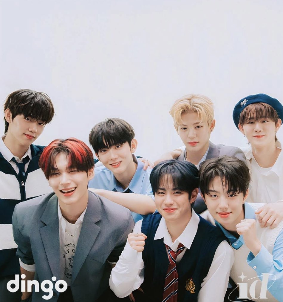 this group photo is so cute 🥺