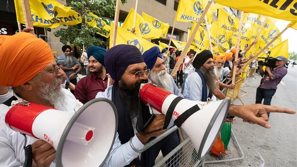 India suspends visas for Canadians as row escalates
bbc.co.uk/news/world-asi…