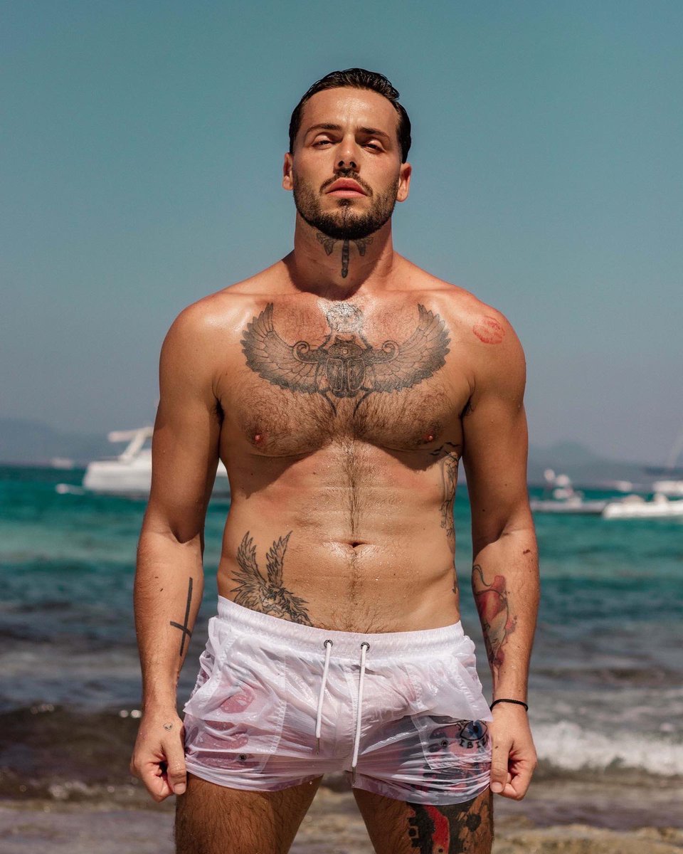 brachete96's tweet photo. Swimsuit @jeffreysibiza 
Photo @Chrisaarm https://t.co/Oam5QXQKUJ