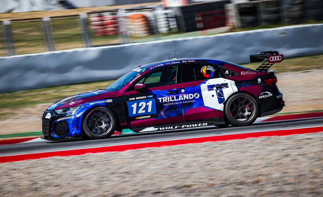 neumaticofacil's tweet photo. Nuevo #Hankook Ventus Race debuta en la #Serie24H en el Circuit de Barcelona
.
#Hankook #HankookTire #HankookVentus #racetyres #newtyres @HankookTireUSA @Hankook_Sport @24HSERIES
Ver más de Hankook: https://t.co/TJTGoDhjA9 https://t.co/pOeG7A16vF