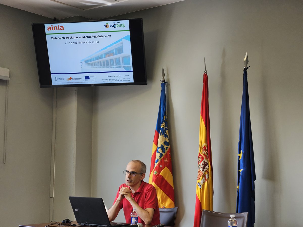 ainiatecnologia's tweet photo. Lorenzo Cerveza, Tecnologías  de Sensores Espectrales y Ciencia de Datos en AINIA, ha presentado hoy en la jornada final del #proyectoSensoplag @GVAavi en el que hemos trabajado en el desarrollo de herramientas digitales para la detección temprana de plagas clave en citricultura. https://t.co/nbB4PypNKv