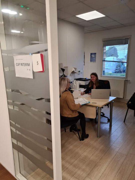 BoucauxLaurent's tweet photo. Job Dating ce jour au sein @poleemploi_HDF Amiens des recrutements dans le cadre de l'insertion par l'activité économique (IAE)
Merci aux partenaires par la participation.
Les entretiens continus..  👍👍👍
 @SHaussoulier @Prefet80 @CCI_hdf  @AmiensMetropole https://t.co/jIgdrcUxRS