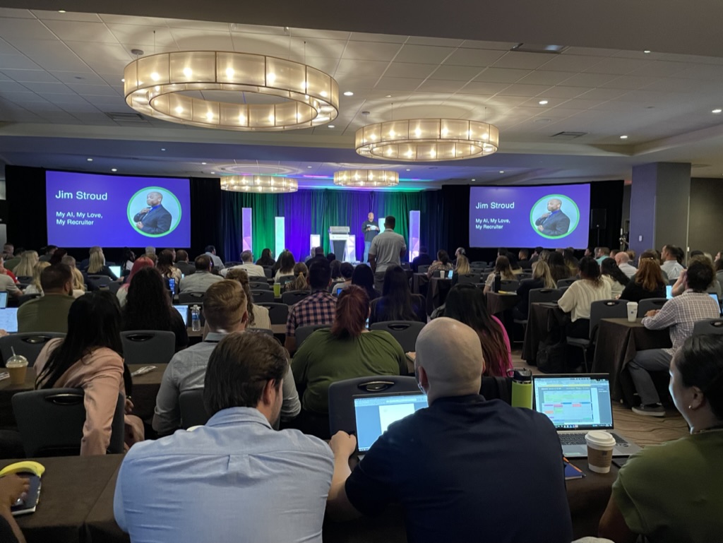 dmanaster's tweet photo. Some photos from #sourcecon day one. I love it when our community comes together! https://t.co/rL1FGRzMec