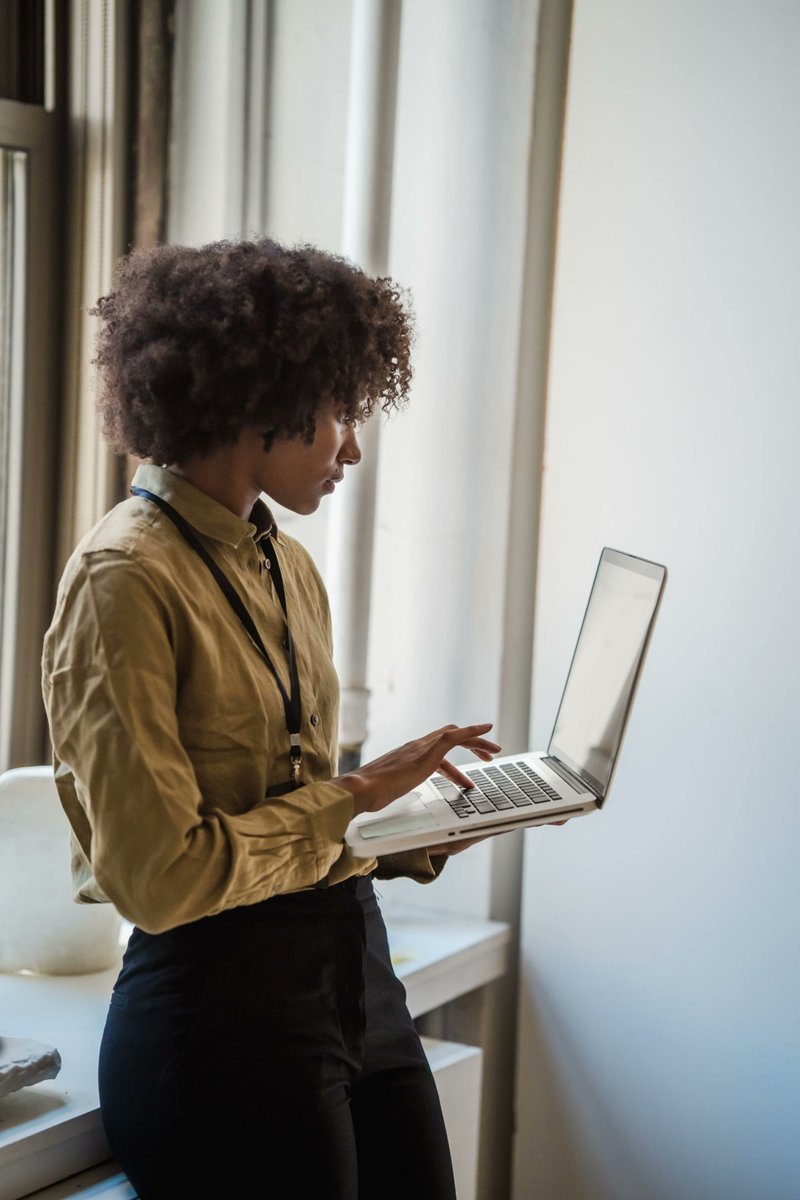 BWiSNetwork's tweet photo. ๐ข๐ดOur next blog post is about hair and professionalism.
๐ผ๐ฉ๐ฟโ๐ฆฑWhatever your experience with your hair in professional spaces, we'd love to hear about it.
๐ง Send us a DM or email esther@bwisnetwork.com
#Afroatwork #BlackWomenInScience https://t.co/hnCigHao57
