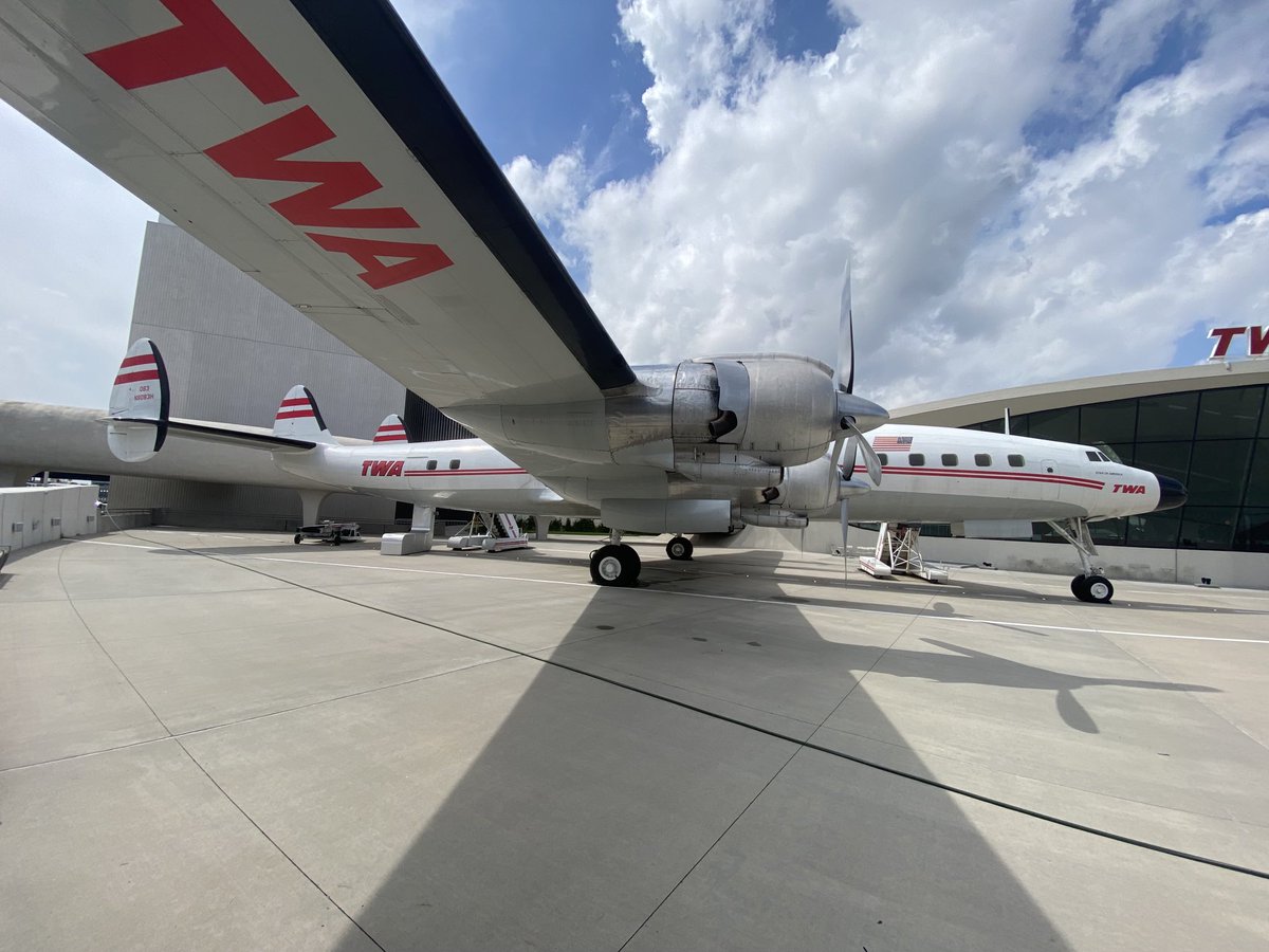 steghh's tweet photo. #wingfriday #twahotel A couple of cocktails we’re enjoying in this beast later on in the evening!!! https://t.co/MSla95JdHX