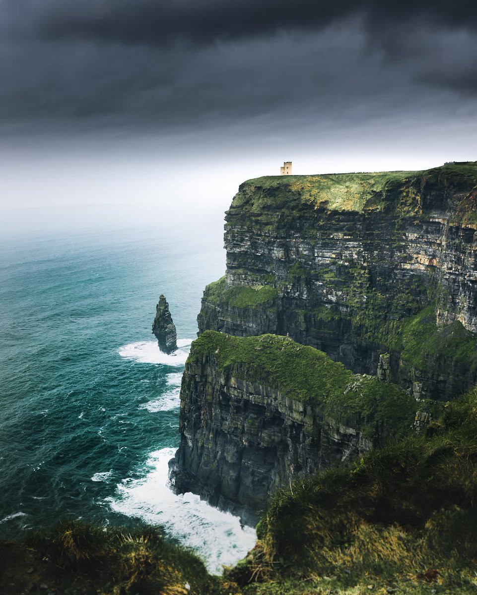 Ireland 🇮🇪 
Cliffs of Moher 
#ireland🍀 #irelandtravel #cliffsofmoher #earthpix #quotestagram #roamtheplanet