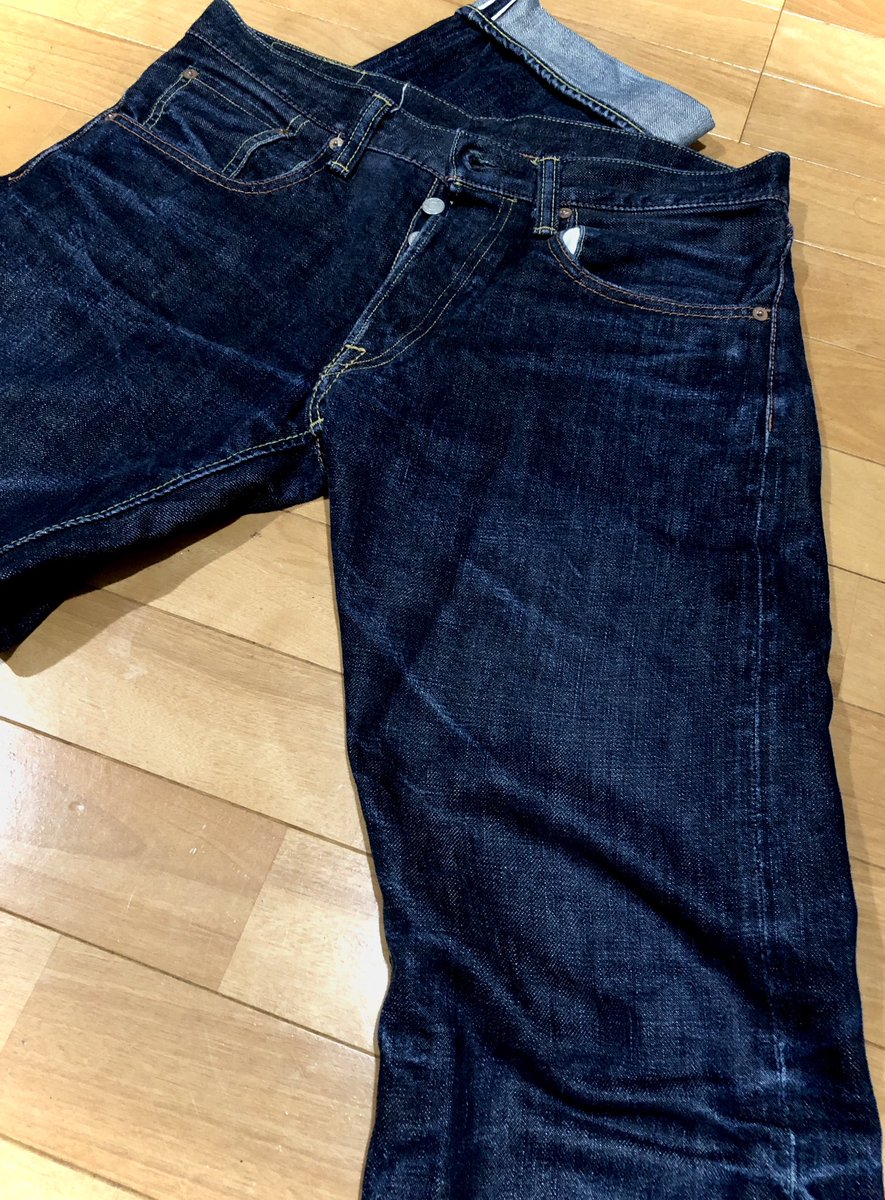 kunn_denim's tweet image. 「ステッチ名鑑」EIGHT-G
部屋履きデニム

緩やかなアーキュエイト調で
ほぼ直線な😆
ダルチザンに近いが雰囲気は別物

#エイトジー
#EIGHTG
#ジャパンデニム
#デニム
#ジーンズ