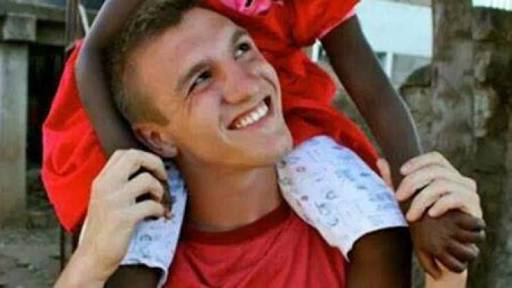 AfricaFactsZone's tweet photo. American Missionary, Matthew Lane Durham was convicted of raping several orphans in Kenya in 2014.

He confessed to raping 3 kids and making others watch. His victims were as many as 10 (boys &amp; girls), and were aged 4-10 years old.

He was sentenced to 40 years in prison in 2016. https://t.co/OCtUNPKhGd