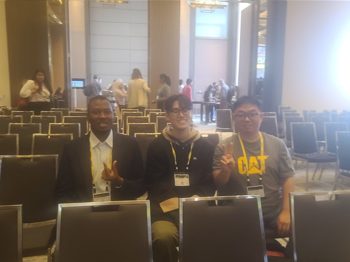 Abdul_Y_Maigoro's tweet photo. It's an honor presenting my work, together with my team at #PAG #Australia conference for plant and Animal #Genome research. These include #transciptomics, De novo genome assembly, and chromosomal level genome assembly. https://t.co/8BsrRCVXqP