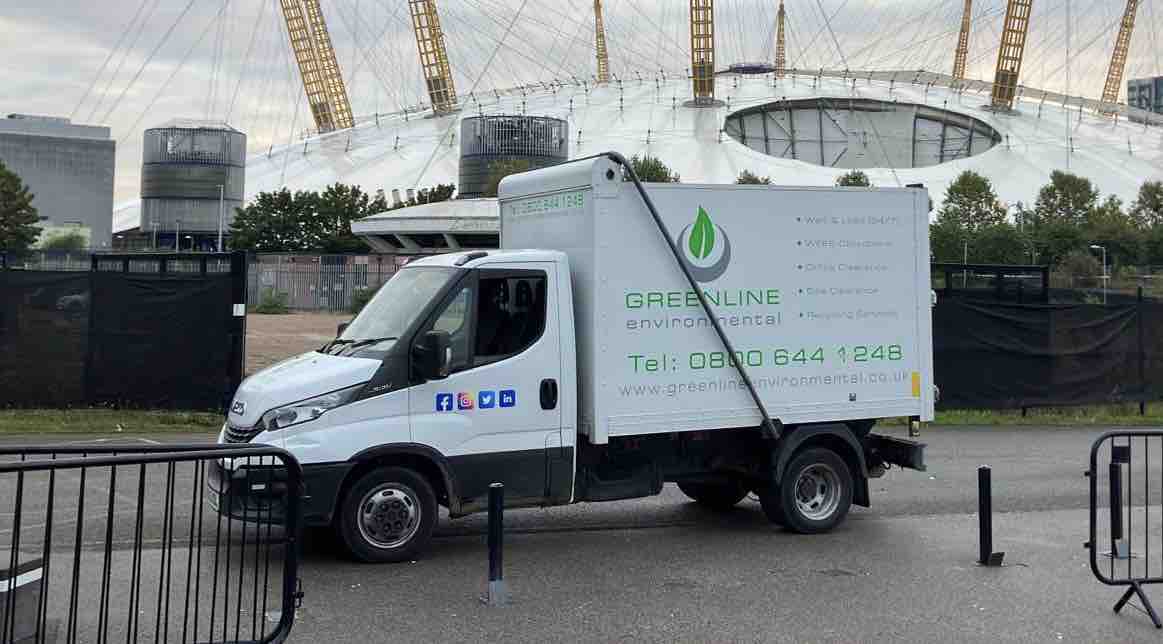 And we’re off,1st clearance of the day 07.00am #London #landmarks #waitandload #waste #wasteclearance #wastecollection #wastemananagement #disposal