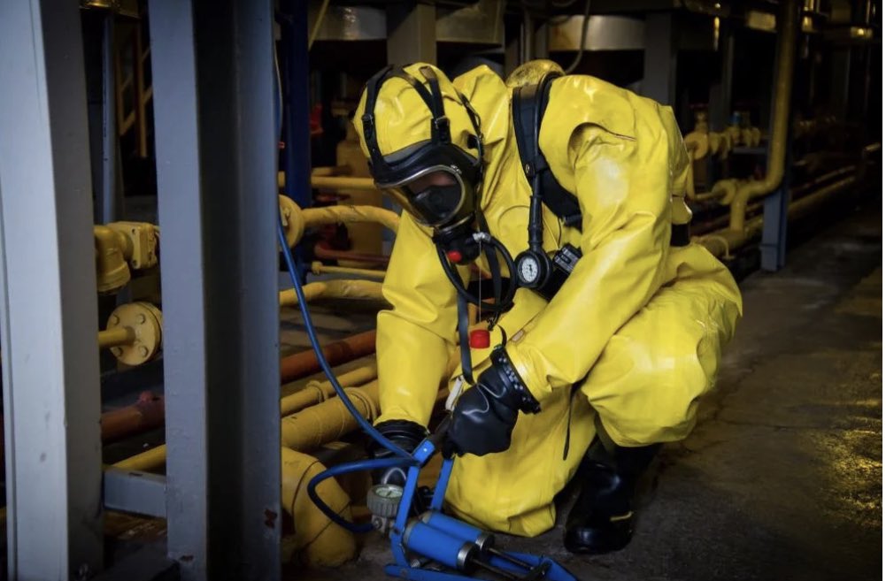 Xceller8ed's tweet photo. @TheFlatEartherr If this is actually for radiation it needs a gas mask + to be made from special fabrics like plexiglass, aluminum, and light metal can limit exposure. To protect against gamma radiation, heavy metals are utilized. https://t.co/7uWqPiTS72