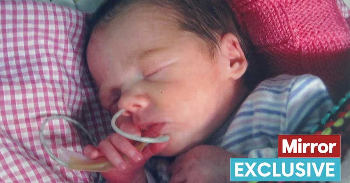 EXC: The mum of a baby girl under Lucy Letby's care in 2014 has spoken out for the first time, and revealed a "sickening" note left by the killer nurse in her crib just one day before she suffered a medical emergency. <a href="/DailyMirror/">The Mirror</a> mirror.co.uk/news/uk-news/s…