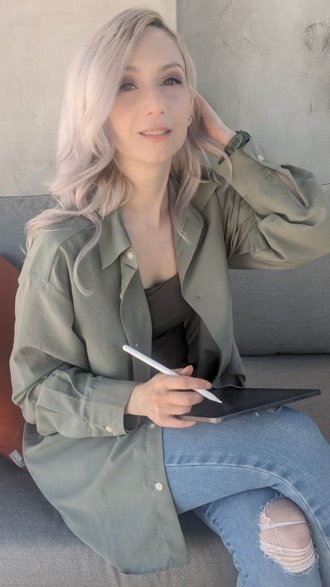 AgnesGarbowska's tweet photo. Dreams don't come true without effort - take small steps each day towards achieving success.

What does your daily routine look like when working on projects?

#dreams #effort #smallstepstosuccess #arts #artist #motivation #advice https://t.co/DROFmSGjkB