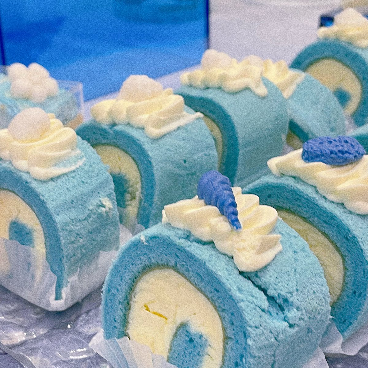 bethy39244902's tweet photo. 💙Paradise for both dessert lovers and bluevibe fans!
#dessert #BlueVibe #dessertlover #delicacy https://t.co/n8rruAYypl