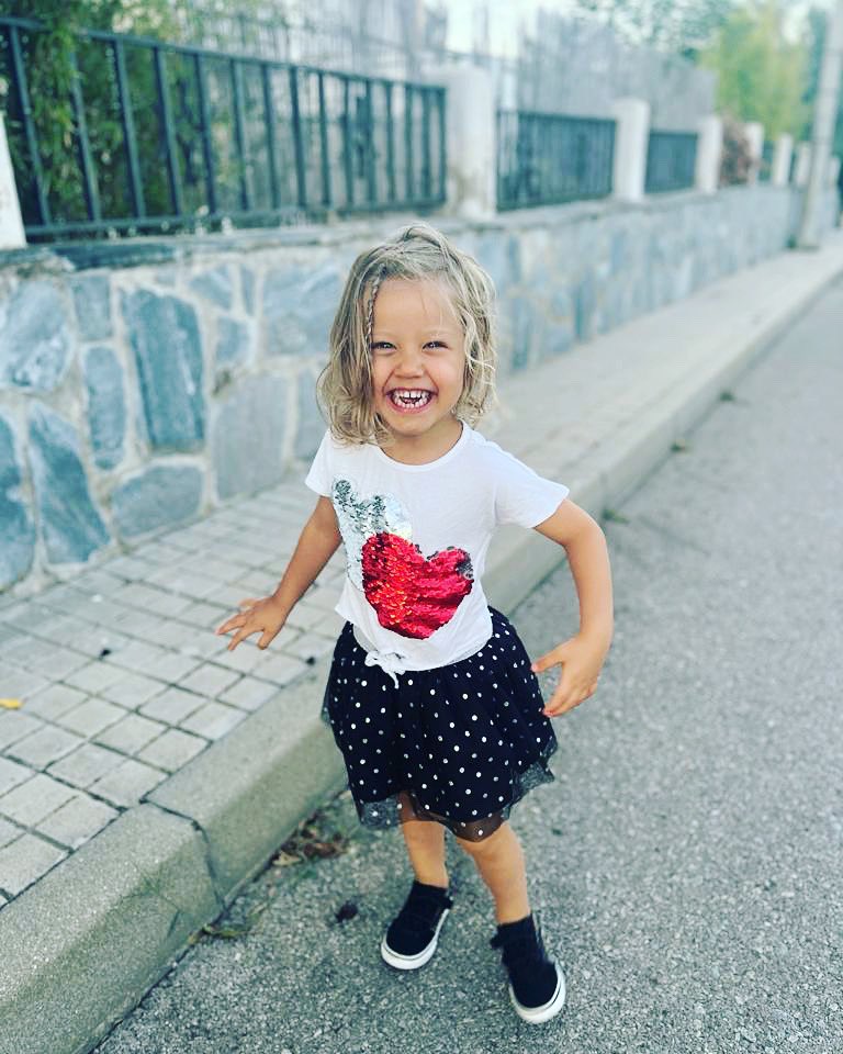 MelySweet tweet media