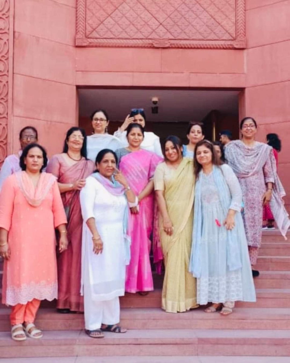 tinaahujabjp's tweet photo. #ThankyouModiji
#ModiForNariShakti #ModiHaiToMumkinHai
आज दिल्ली भाजपा महिला मोर्चा ने माननीय दिल्ली प्रदेश अध्यक्षा @richapandey जी के नेतृत्व में किया मोदी जी का धन्यवाद !
नारी शक्ति वंदन अधिनियम को लोकसभा व् राज्यसभा में मिली स्वीकृति (जय जय मोदी, घर घर मोदी) https://t.co/Evl8CMgxyv
