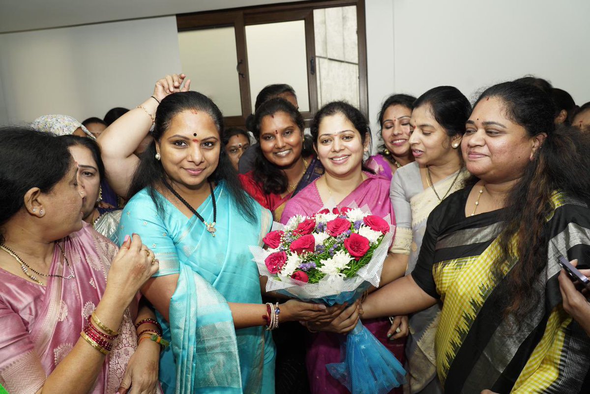 sunaritha_t's tweet photo. Historical achievement 👏
#womenpower
#narishakthi
#deshkishakthi
@RaoKavitha @GadwalvijayaTRS @MamtaManga @hema_samala @KavithamalothO https://t.co/kcxgFjyMLg