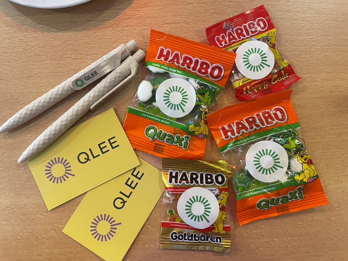 qlee_eu's tweet photo. Darf es etwas #Süßes sein? 🍬 Wer unseren #Stand auf den letzten #Veranstaltungen besucht hat, konnte sich ein paar #Goodies & nachhaltige #Weizenstroh #Kugelschreiber abholen! Zeigt uns gern eure Bilder vom QLEE-Schreibwerkzeug!
#Lausitz #qlee_zukunft
@bEEmerkenswert @LEAG_de https://t.co/rQXqCbbpMv