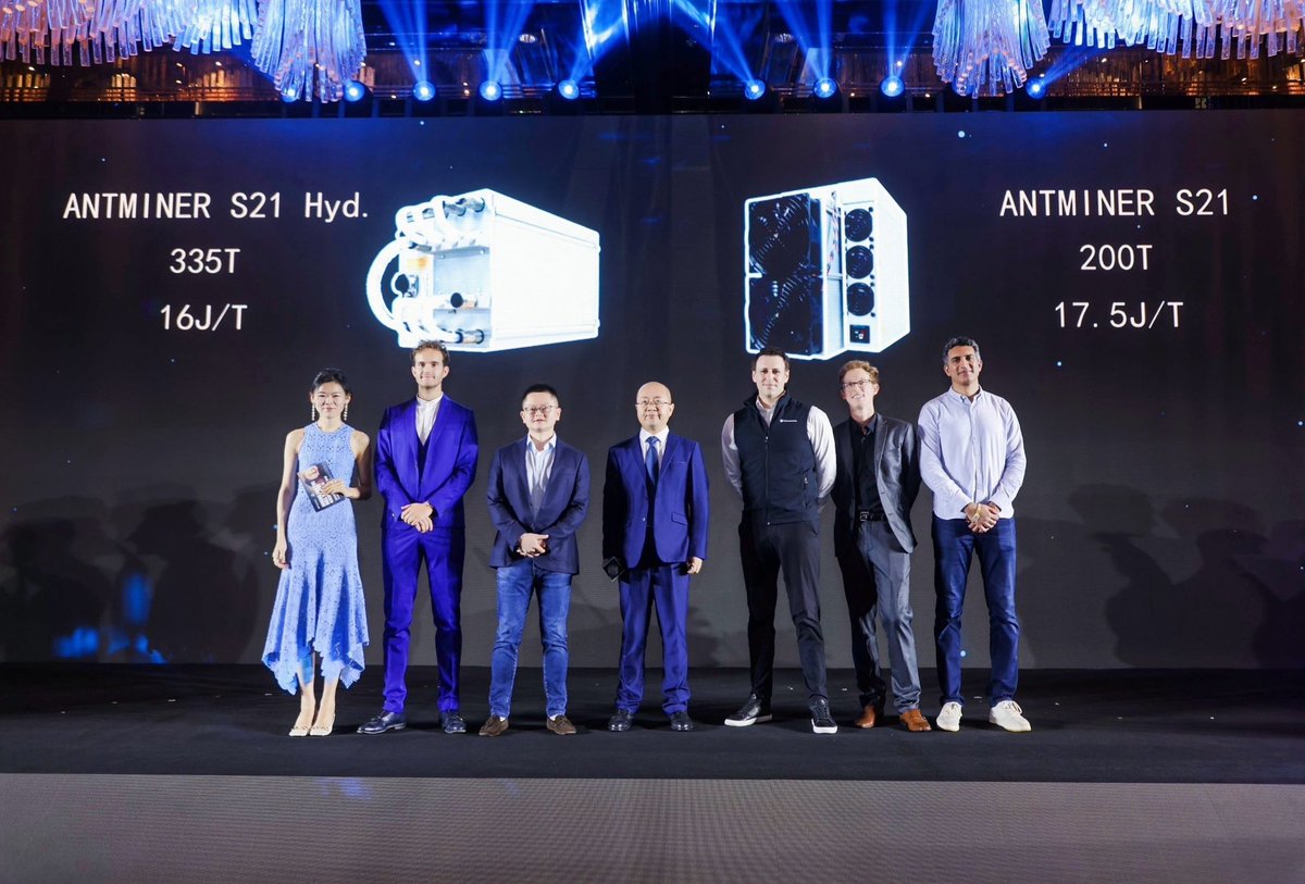 ANTMINER S21 Hyd. &amp; S21 specifications Reveal‼️
🍀S21 Hyd. 
Hashrate：335T
Energy Efficiency: 16J/T; 

🍀S21
Hashrate：200T
Energy Efficiency：17.5J/T. 
👏Mining Milestones, Leading to a New Chapter!