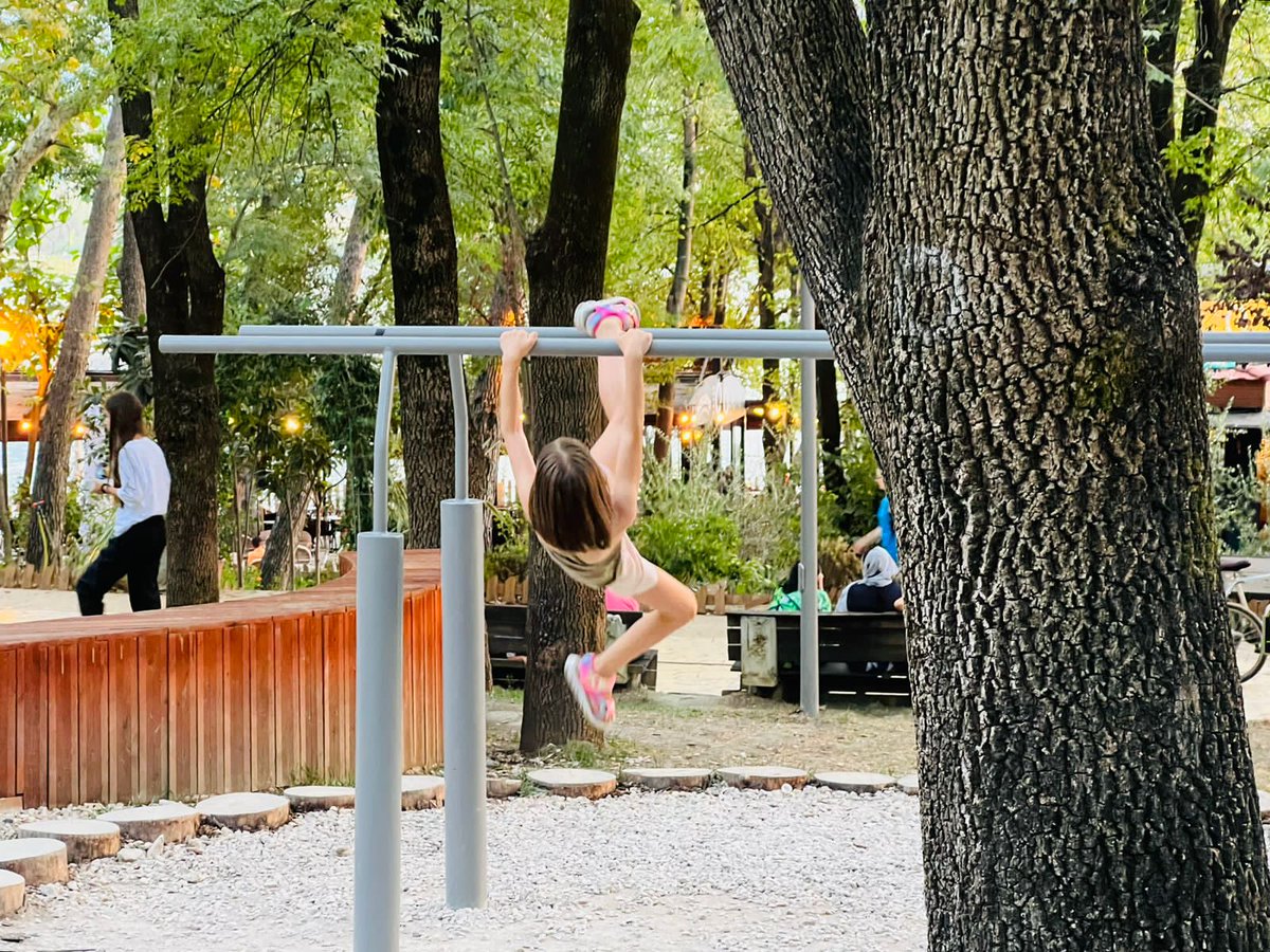 aprtirana's tweet photo. E premtja sportive në Parkun e Madh të Liqenit!🏋️🏋️🏋️

#sportlife 
#natyrë 
#parkuiliqenit 
#këndiiforcës
#activelife https://t.co/7vVmseHWpv